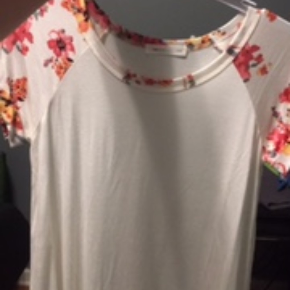 Ivory Floral Raglan Top